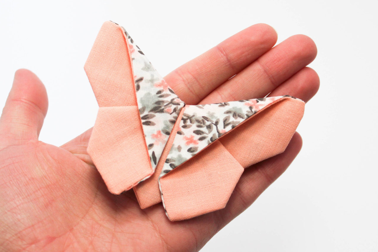 Un Papillon En Tissu Façon Origami Les Lubies De Louise