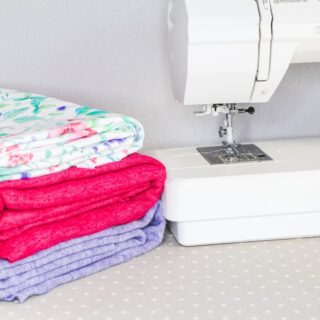 Coudre le jersey avec la machine à coudre